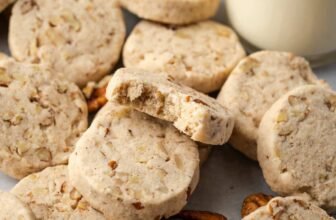 Pecan Sandies Recipe | Cookies and Cups