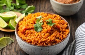 Instantaneous Pot Mexican Rice | Cookies and Cups